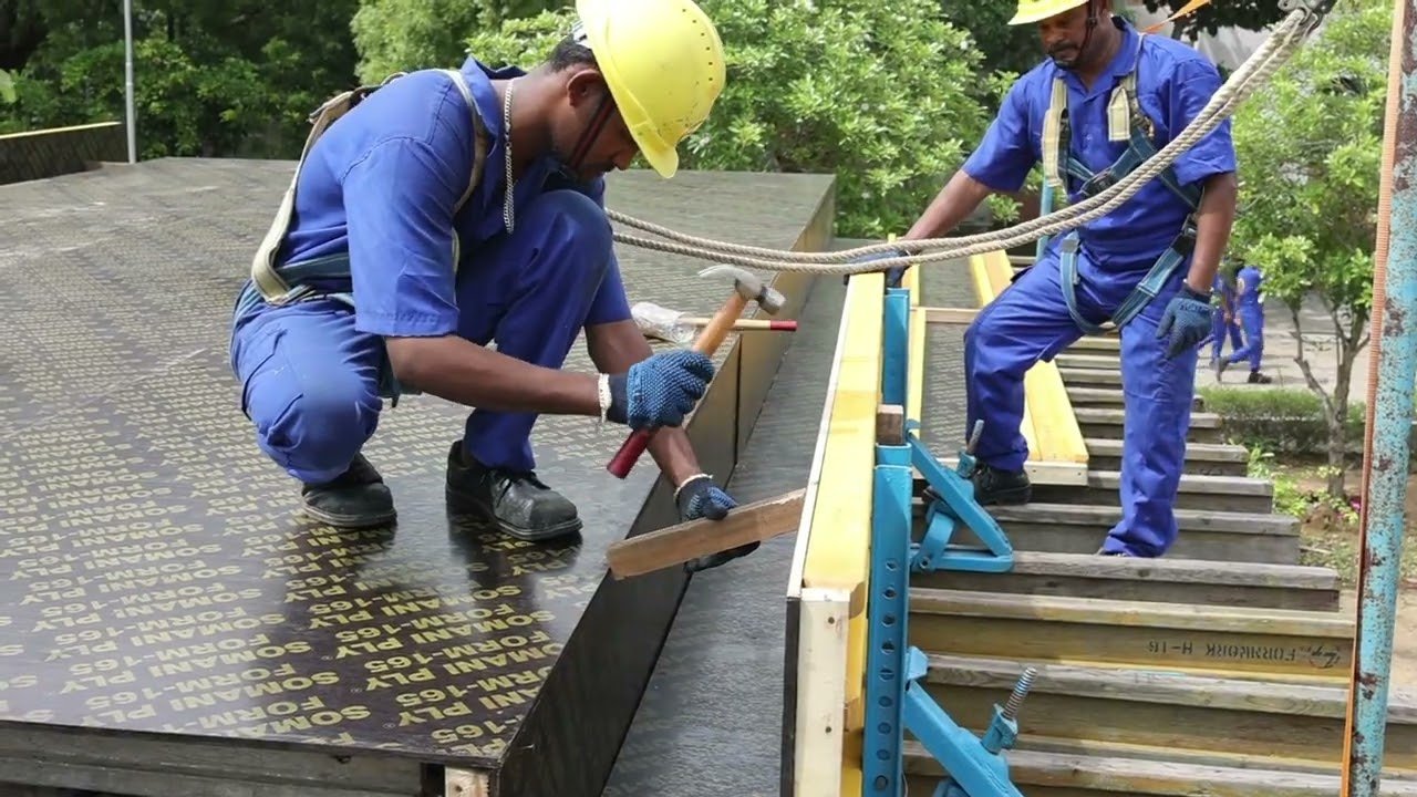 Read more about the article Urgent Hiring Shuttering Helper