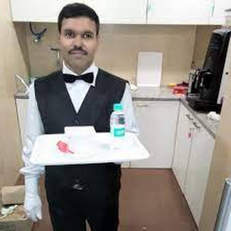 Read more about the article Urgent Requirement for Office Boy in Gold Factory for Dubai
